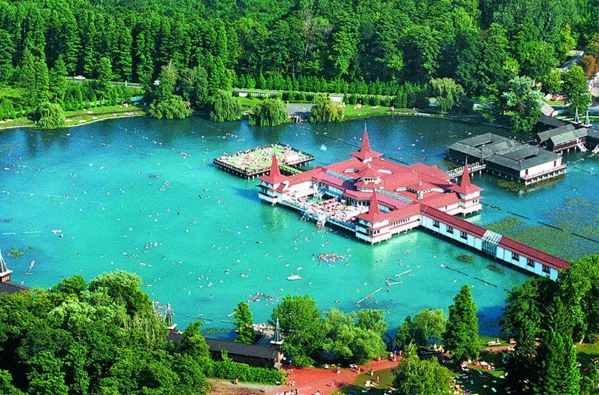 Hévíz Thermal Lake, Hévíz, near Lake Balaton, Hungary